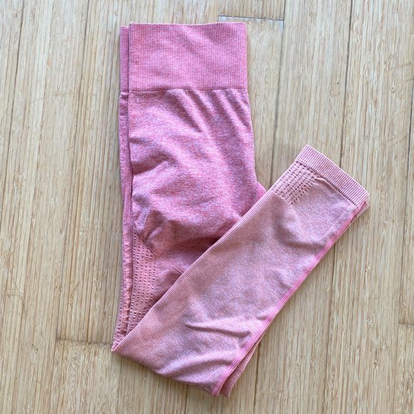 Women’s Gymshark Ombre Peach/Pink Seamless Leggings, Size M - Picture 2 of 10